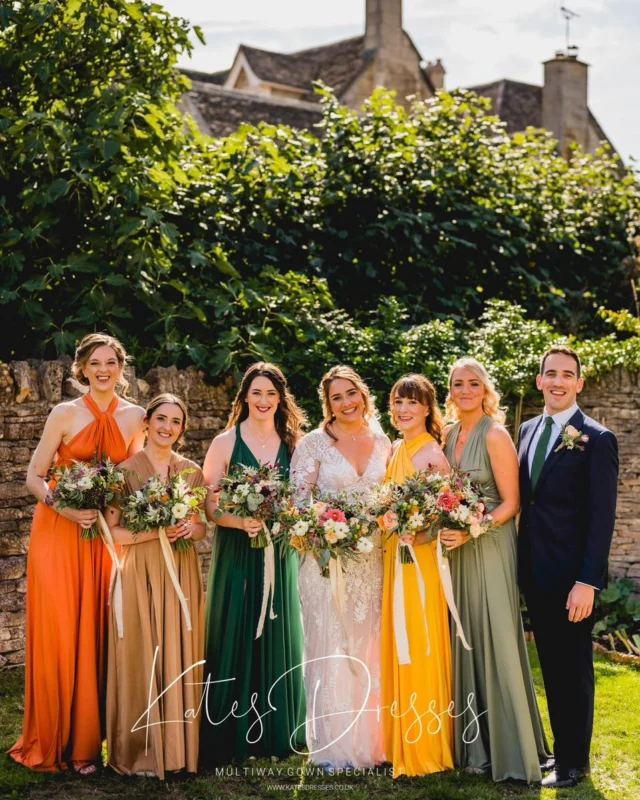 “Golden hour glow for an autumn ‘I do’ — our multiway bridesmaid dresses made sure every girl felt stunning, her way.”

Burnt orange | Luxe golden bronze | 
Pine green | Mustard | Fern 

🍁🍂🍁