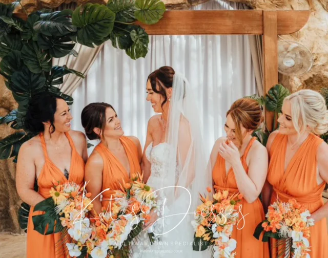 Burnt orange in the sun ☀️

“Serving sunset vibes in burnt orange — the ultimate bridesmaid look for your dreamy destination ‘I do’!”

Wow! 🤩